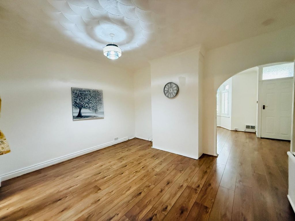 Property photo 3 of 14 4332894