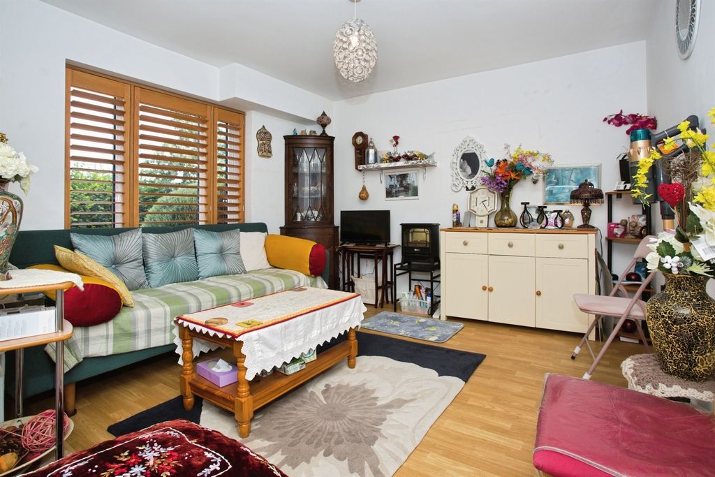 Property photo 3 of 15