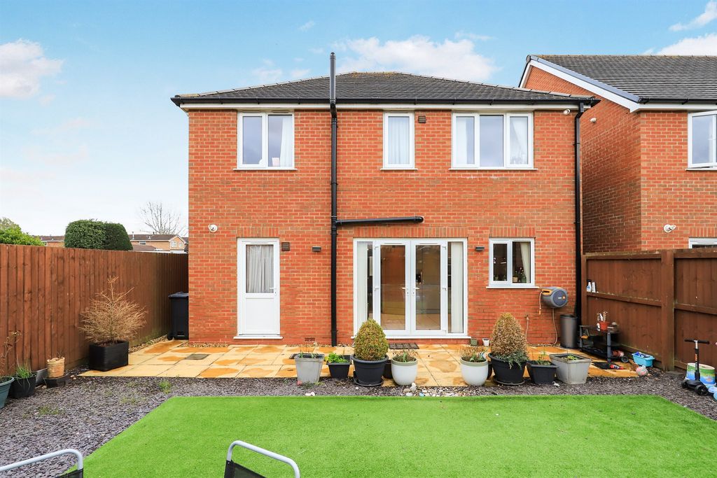 Property photo 2 of 20