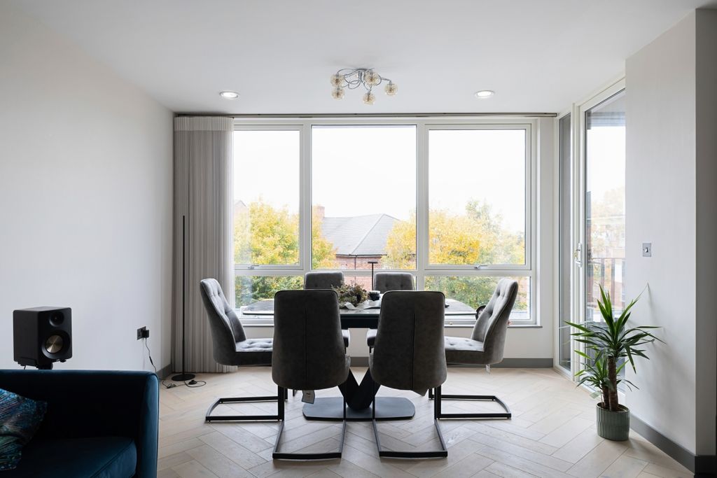 Property photo 2 of 16 99583_Flat 13 10 ...