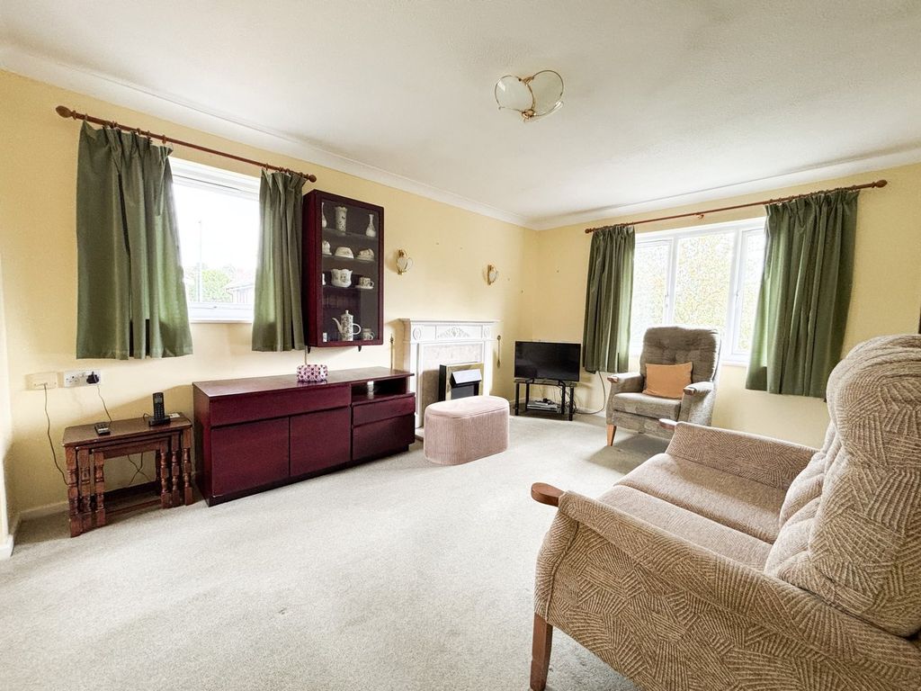 Property photo 3 of 12