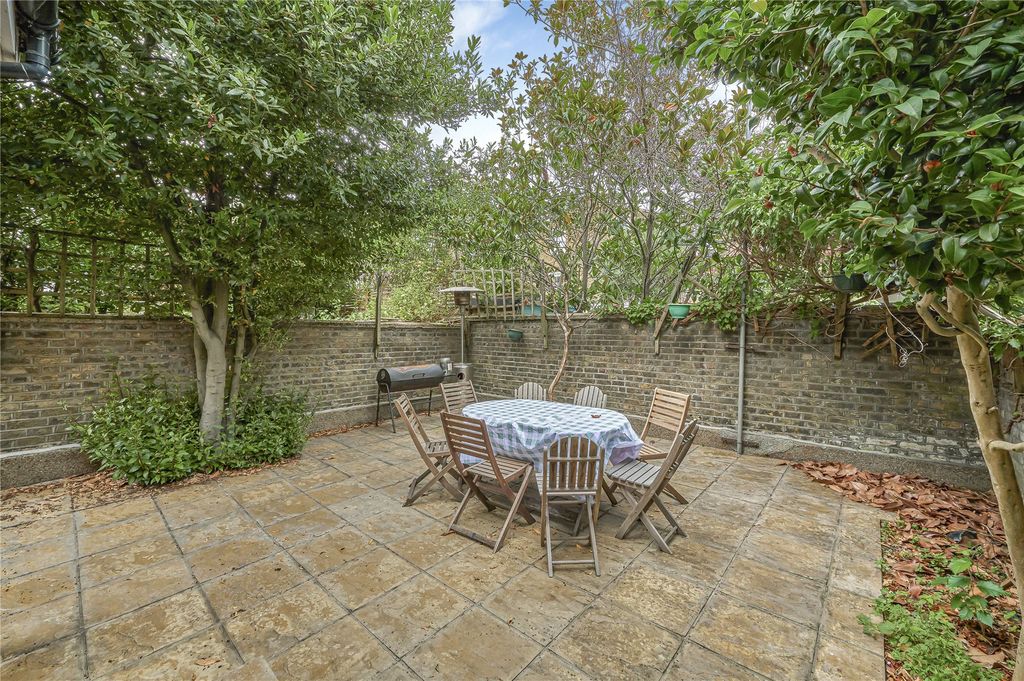 Property photo 2 of 10 Picture No. 11