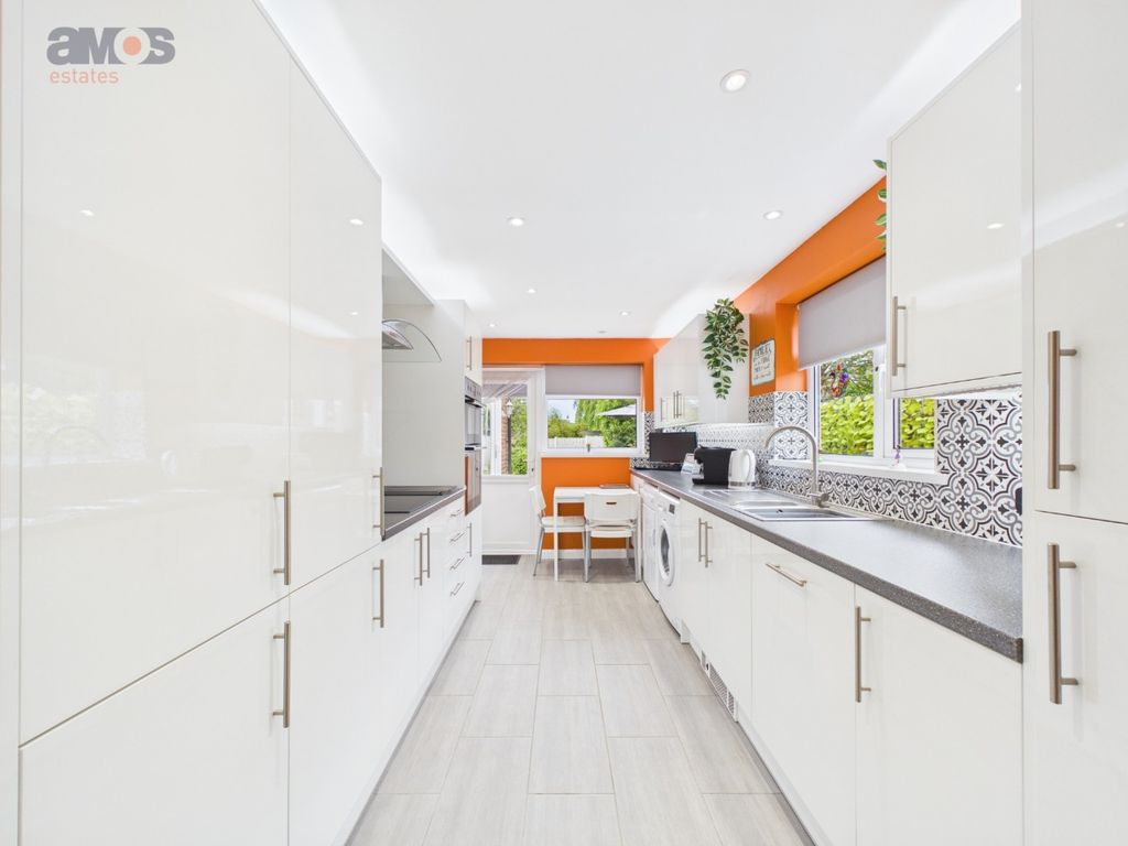Property photo 3 of 17 5212527