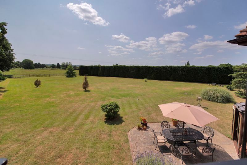 Property photo 3 of 32 Photo 23