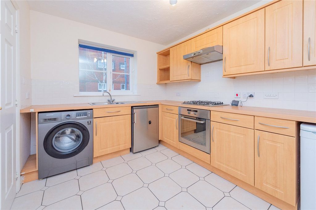 Property photo 2 of 33 Picture No. 29