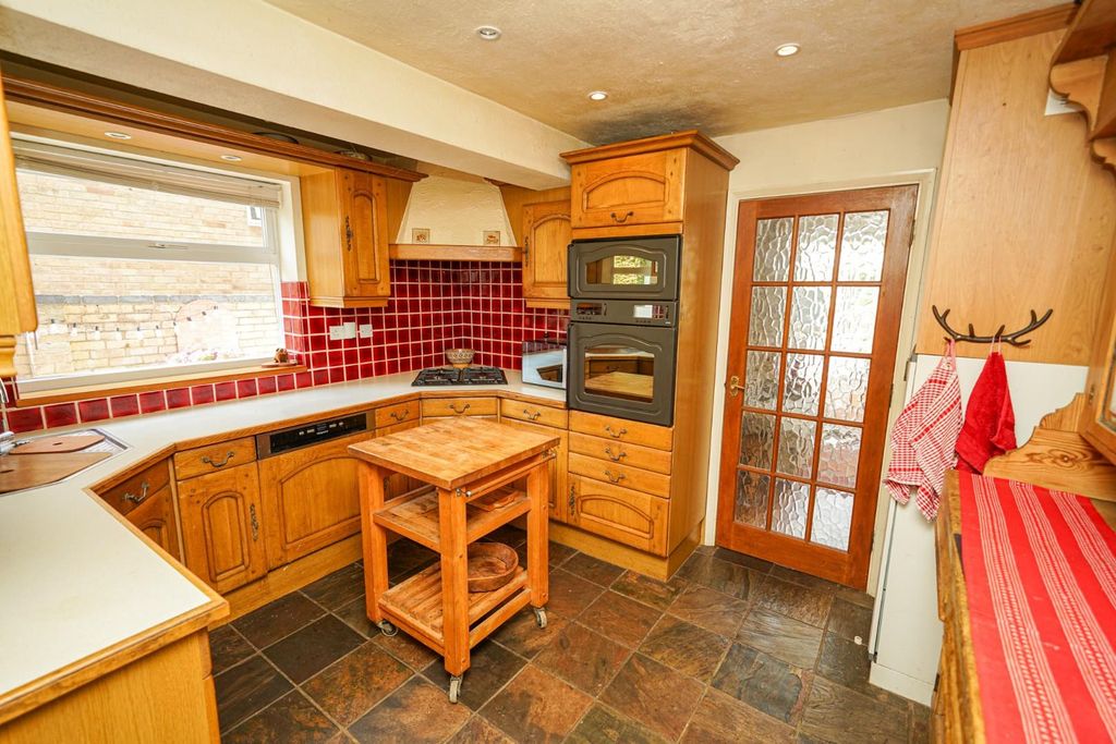 Property photo 3 of 26
