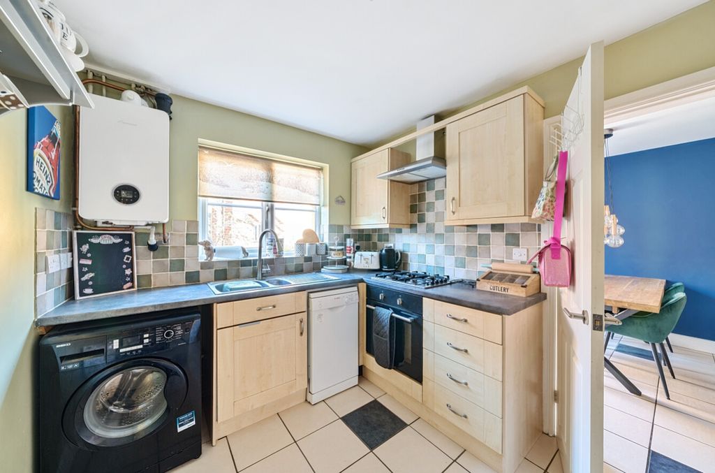 Property photo 2 of 12 5-6823B995003A9-1288136-Arw-5-1