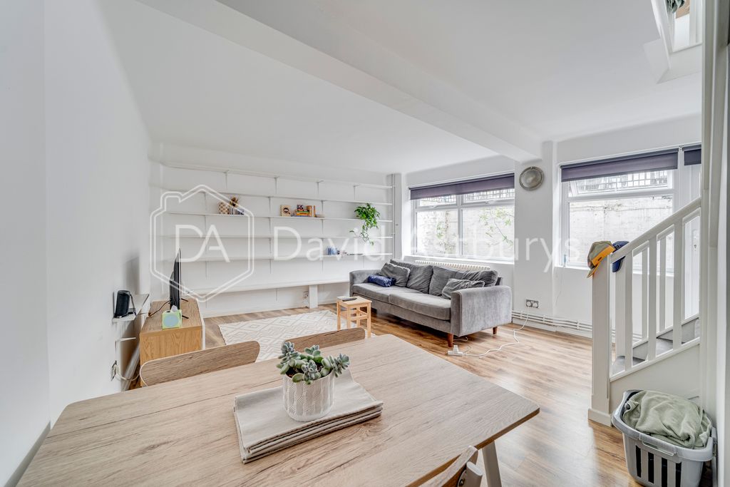 Property photo 3 of 11 Ndb00171_Enfused