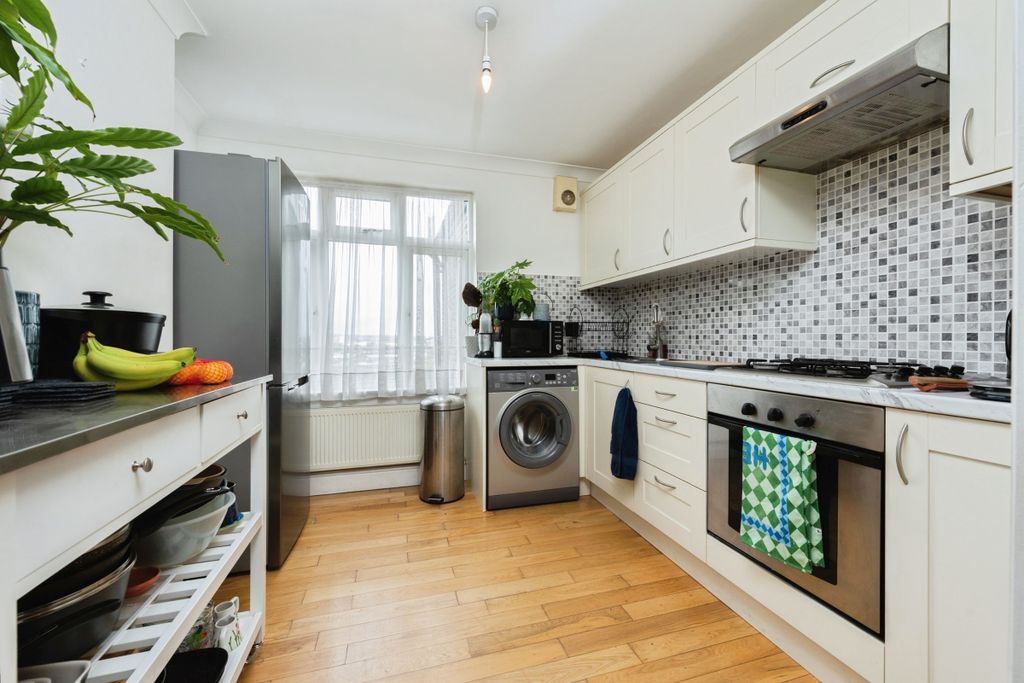 Property photo 2 of 9 5E31c103-7855-F111-Bec7-7c1E521E239B