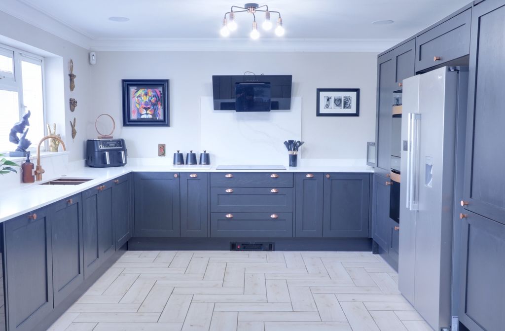 Property photo 2 of 39 Kitchen 4