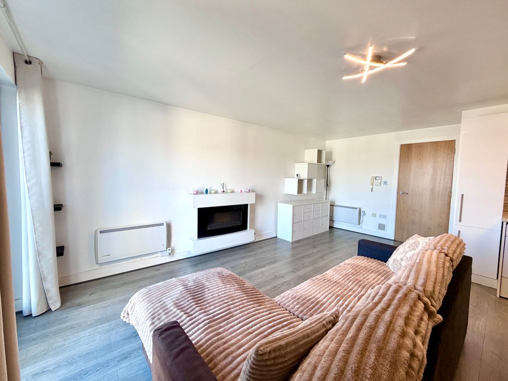 Property photo 3 of 13 Img_1705