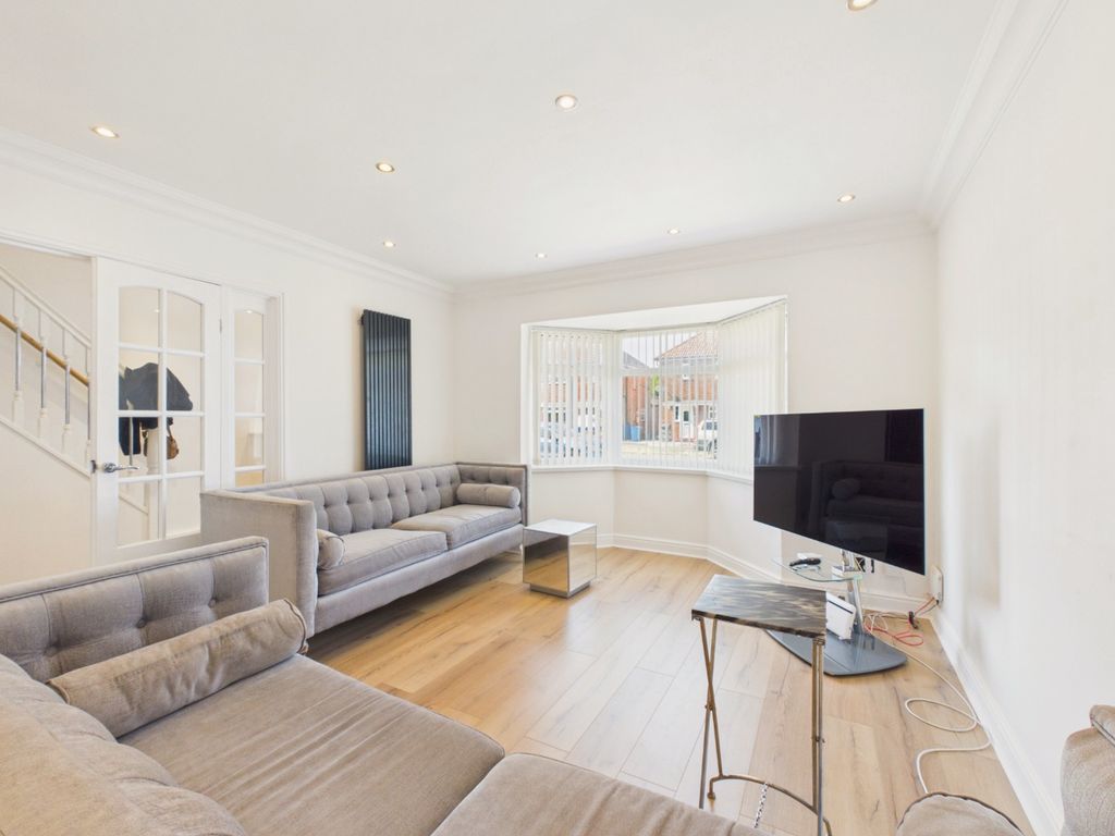 Property photo 2 of 19 4815486