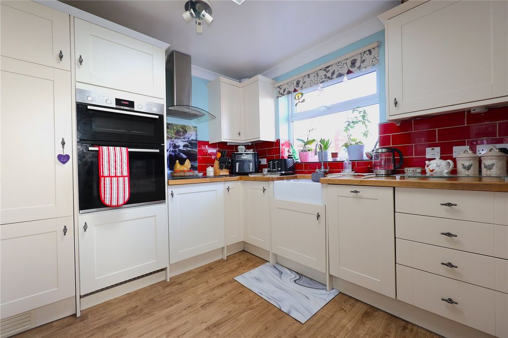 Property photo 3 of 29 Picture No. 05