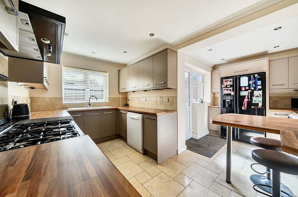 Property photo 2 of 13 1434278569c5559c5B952