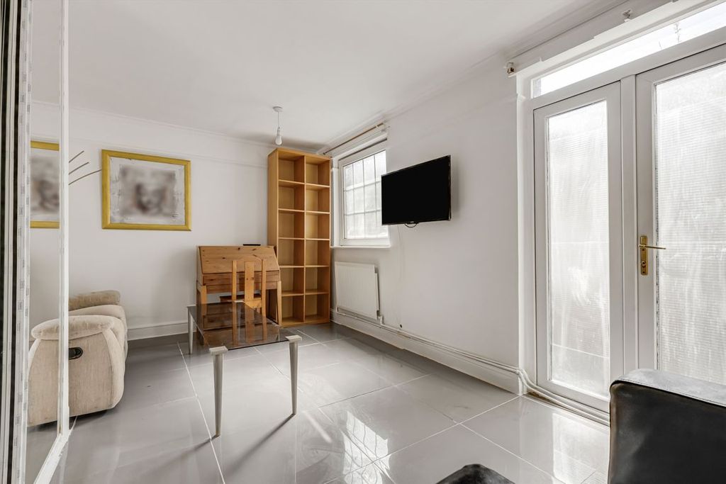 Property photo 2 of 5