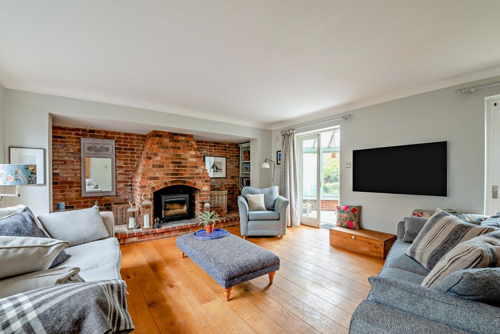 Property photo 3 of 14 Sitting Room