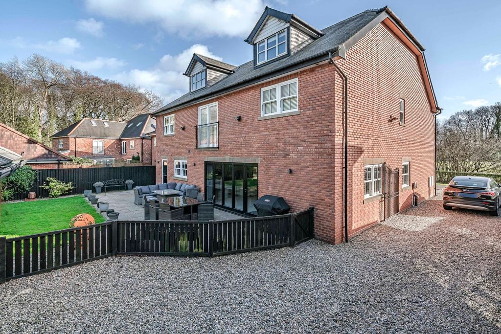 Additional image 34 of 6 bed detached house for saleFarington Lodge Gardens, Farington PR25