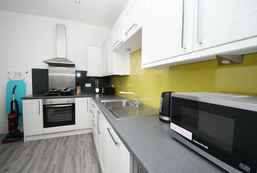 Property photo 2 of 5