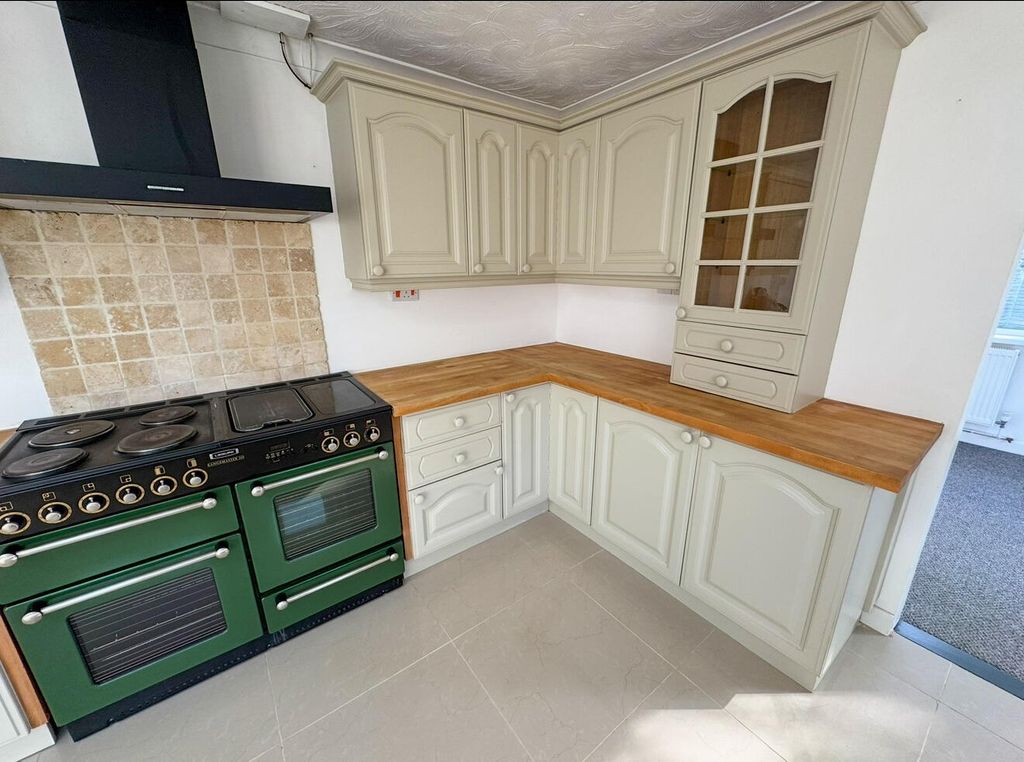 Property photo 1 of 13 Kitchen