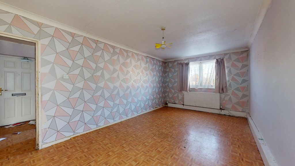 Property photo 2 of 12 Flat 3, 79 Devonshire Road, Colliers Wood, London, Sw19 2Ew