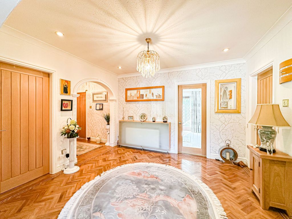 Property photo 2 of 31