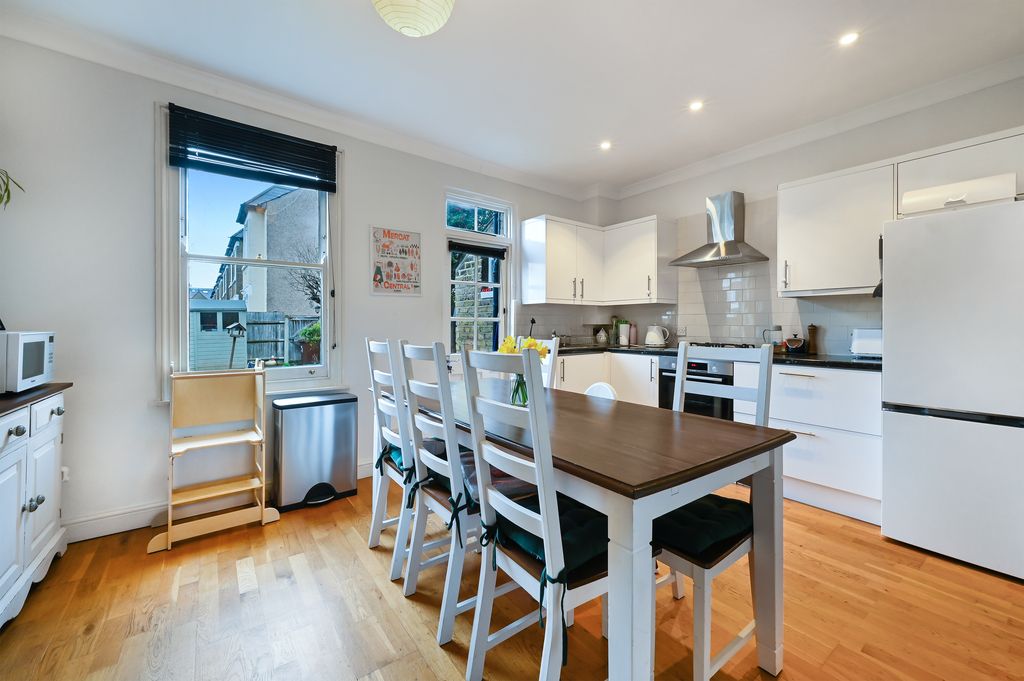 Property photo 3 of 9