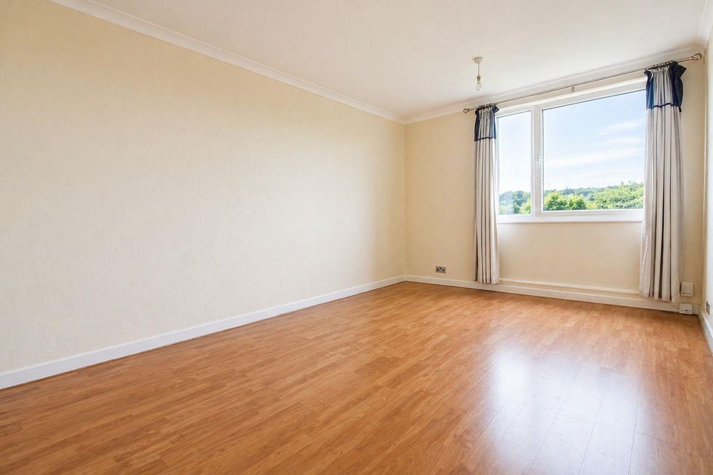 Property photo 3 of 6 6