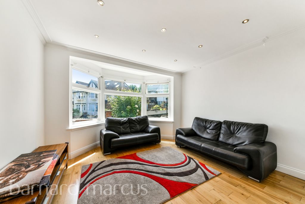 Property photo 3 of 8 Image