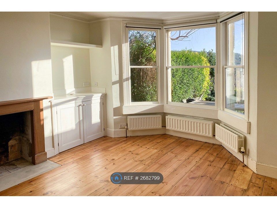 Property photo 2 of 24