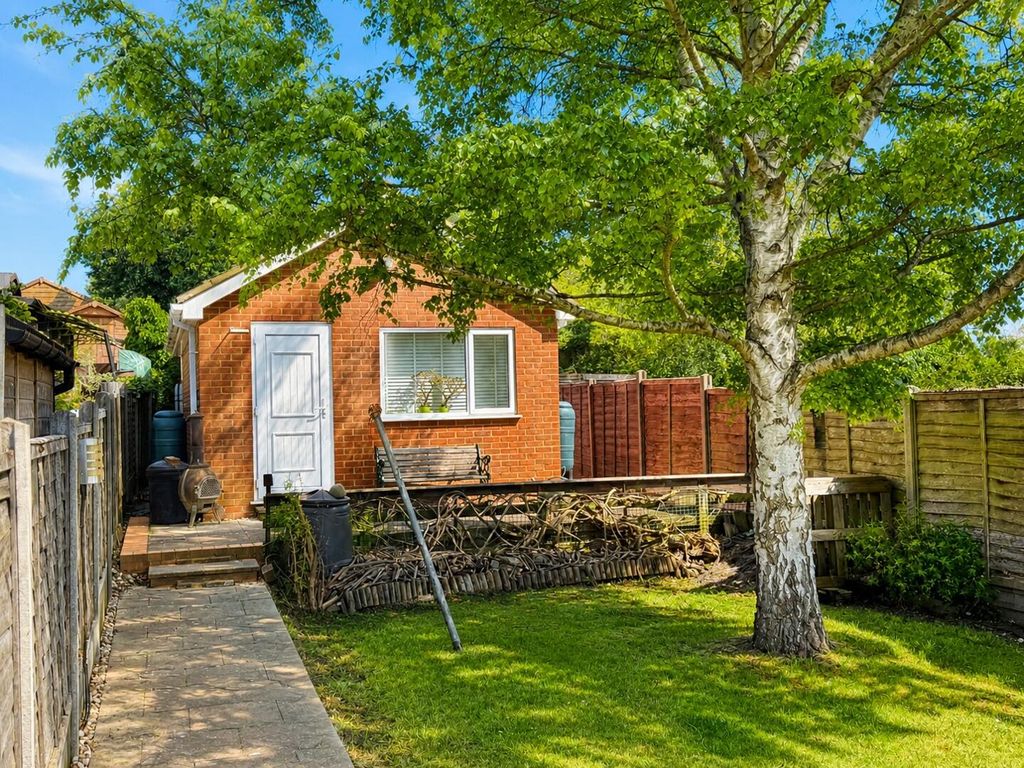 Property photo 2 of 32 Outbuilding