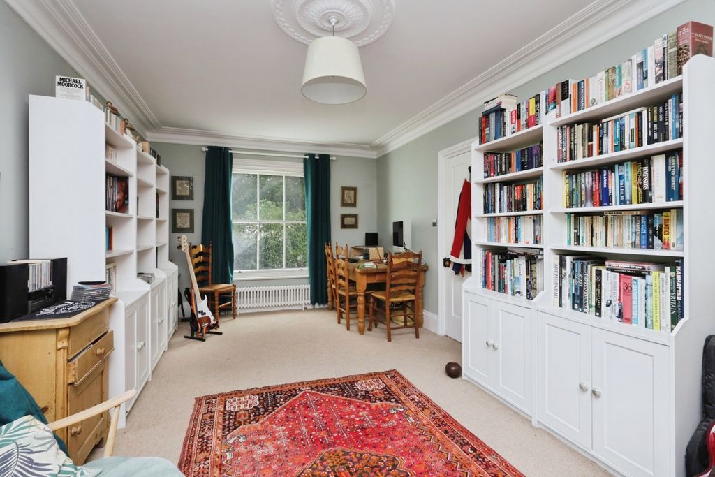 Property photo 3 of 23 Pbox-Img.Jpg