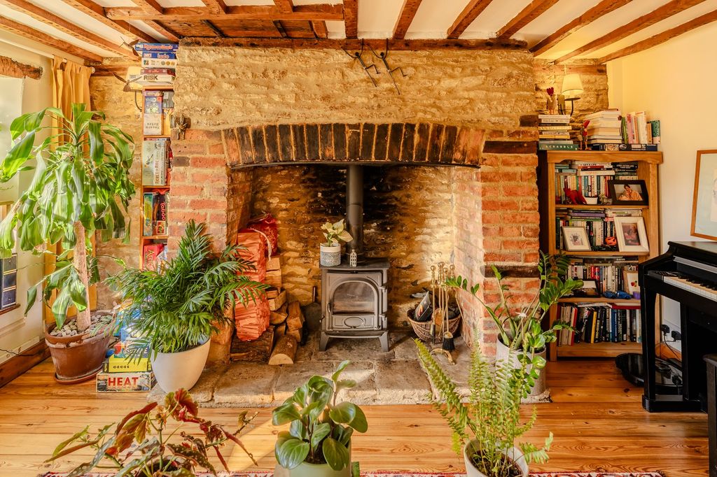 Property photo 2 of 24