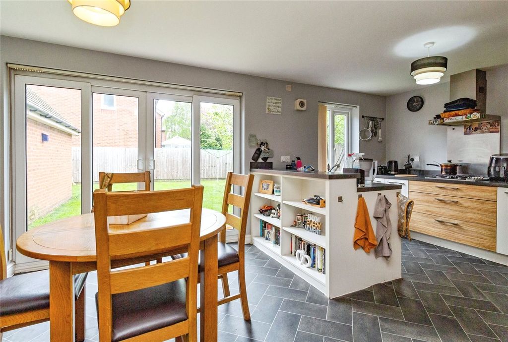 Property photo 3 of 12 Kitchen/Diner
