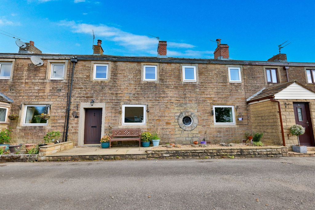 Property photo 1 of 25