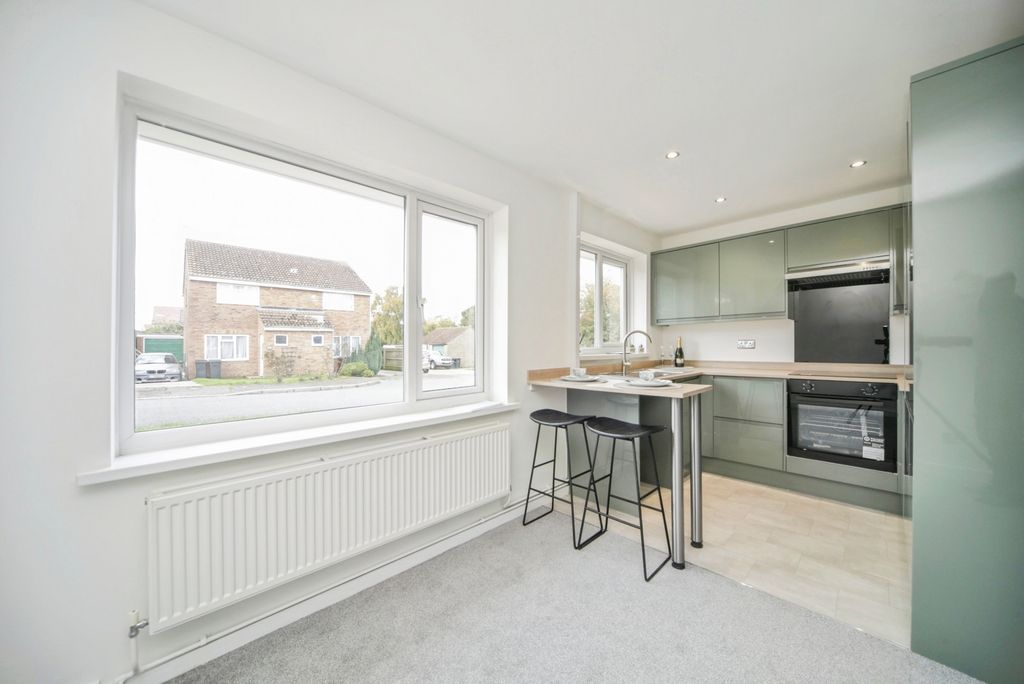 Property photo 3 of 16 Photo