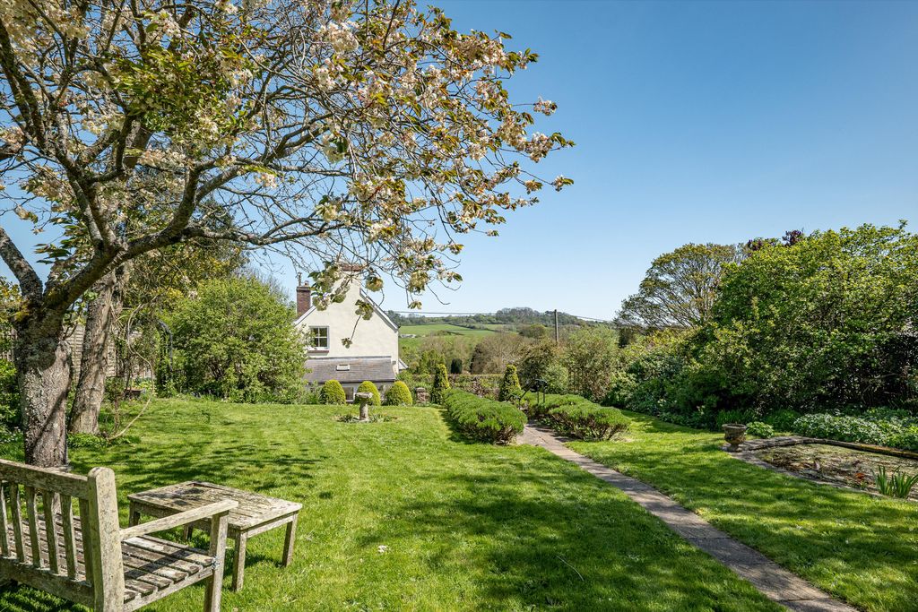 Property photo 2 of 31 Image