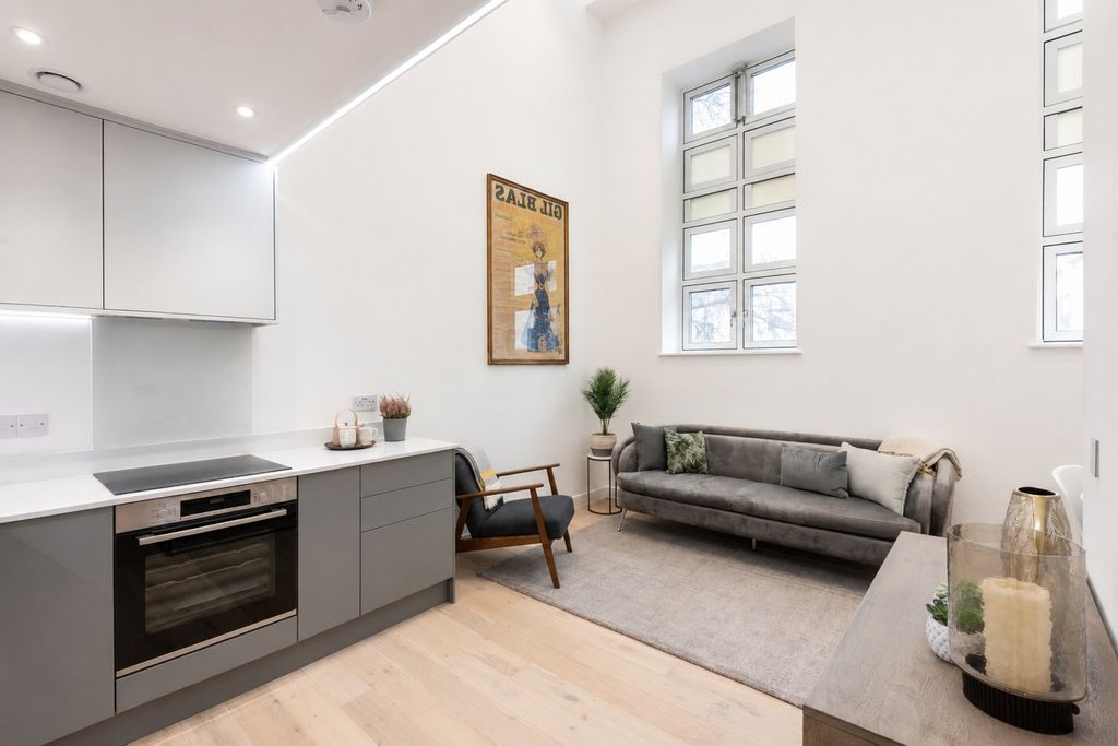Property photo 3 of 10 4398312