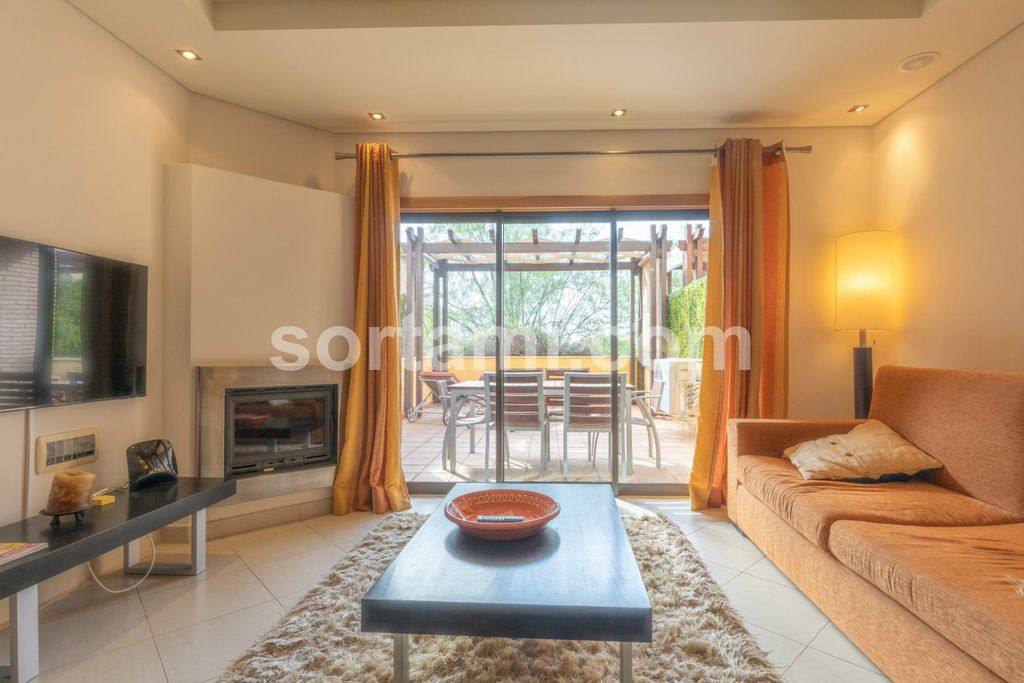 Property photo 2 of 40
