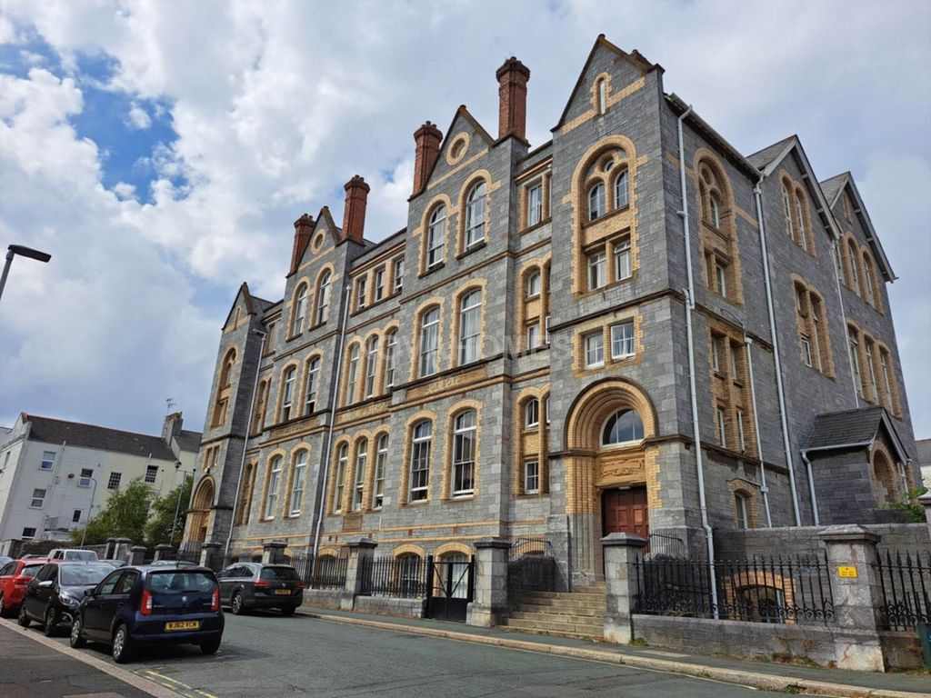 Property photo 1 of 11