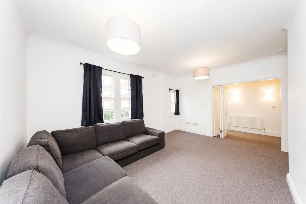 Property photo 2 of 8