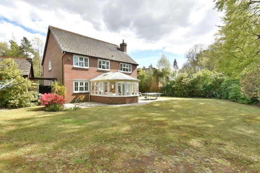 Property photo 2 of 31