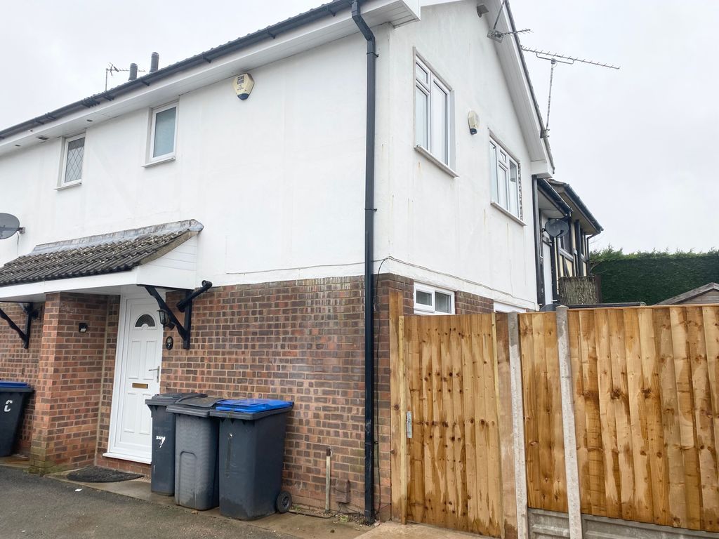 Property photo 2 of 10 Front