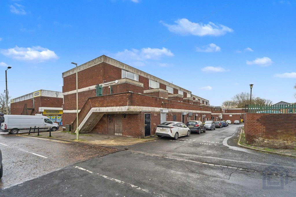 Property photo 2 of 12