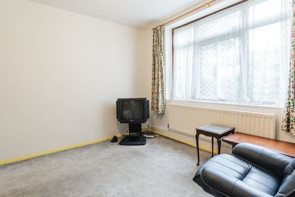 Property photo 3 of 8