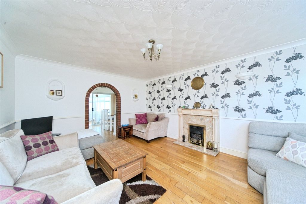 Property photo 2 of 25 Picture No. 27