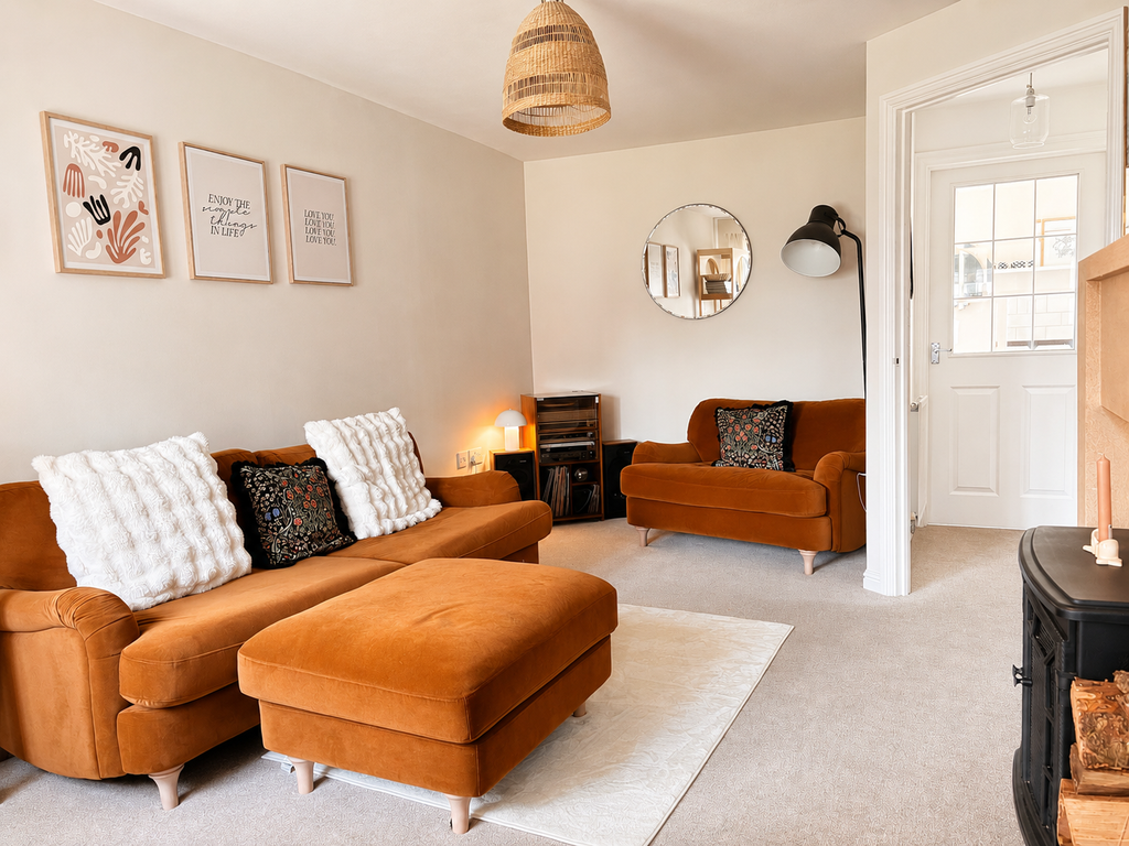 Property photo 1 of 14 Lounge