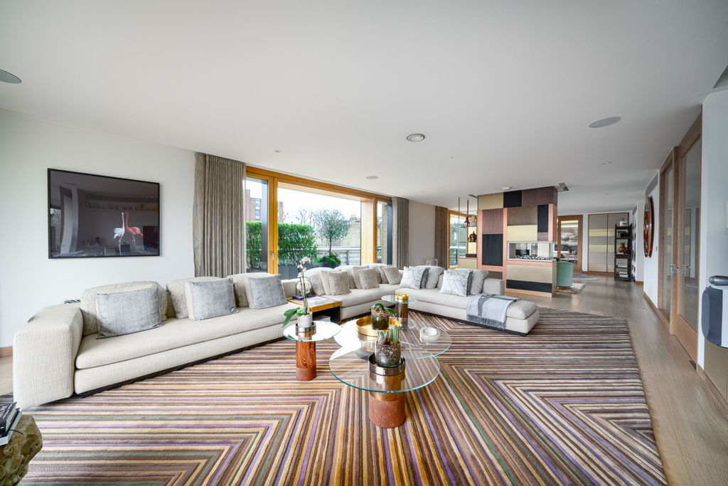 Property photo 1 of 23