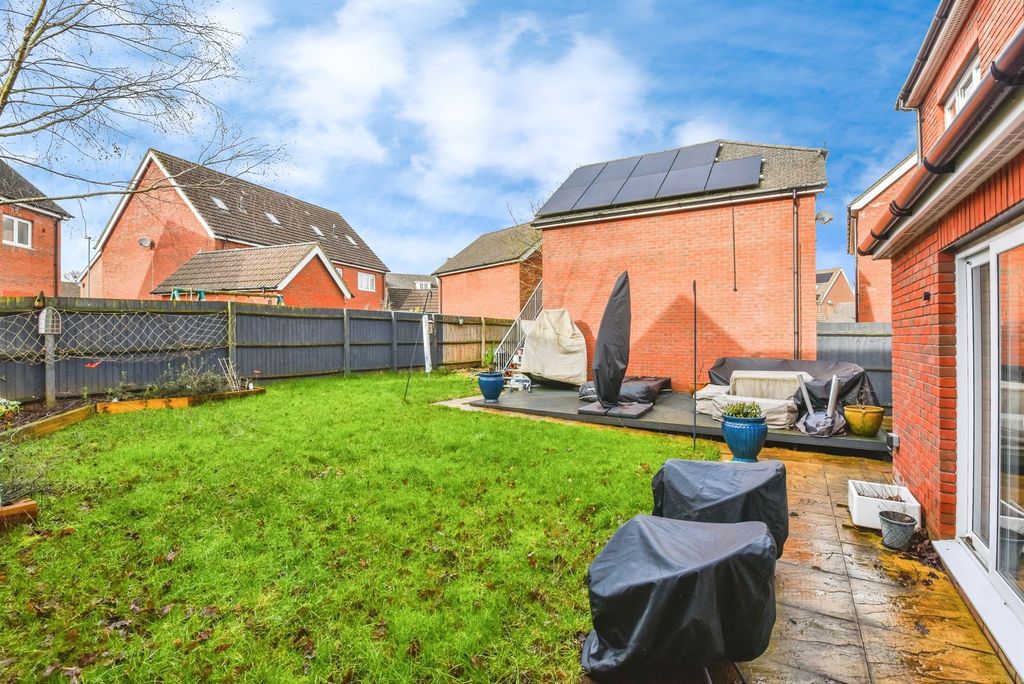 Property photo 2 of 23