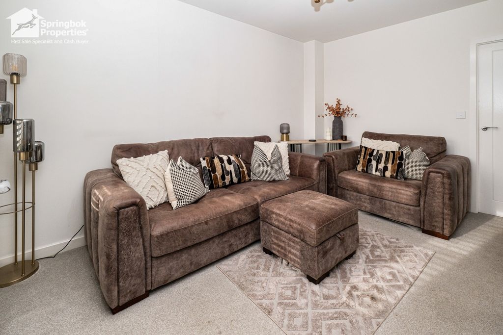 Property photo 3 of 16 Image 2