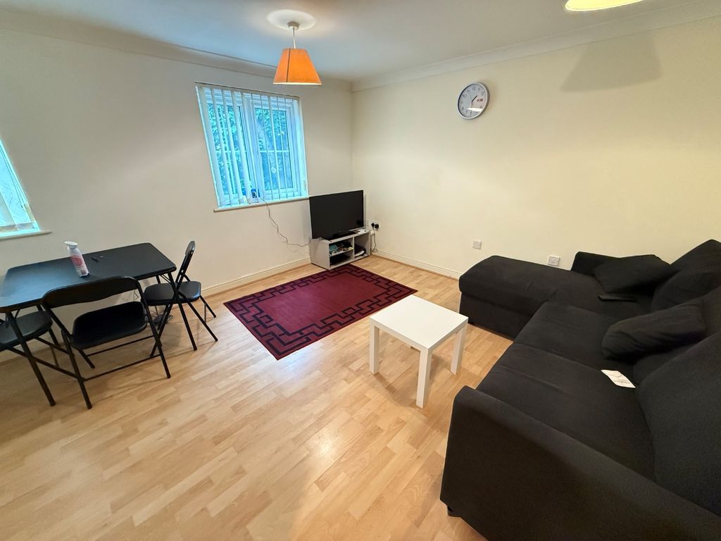Property photo 3 of 6 4396554